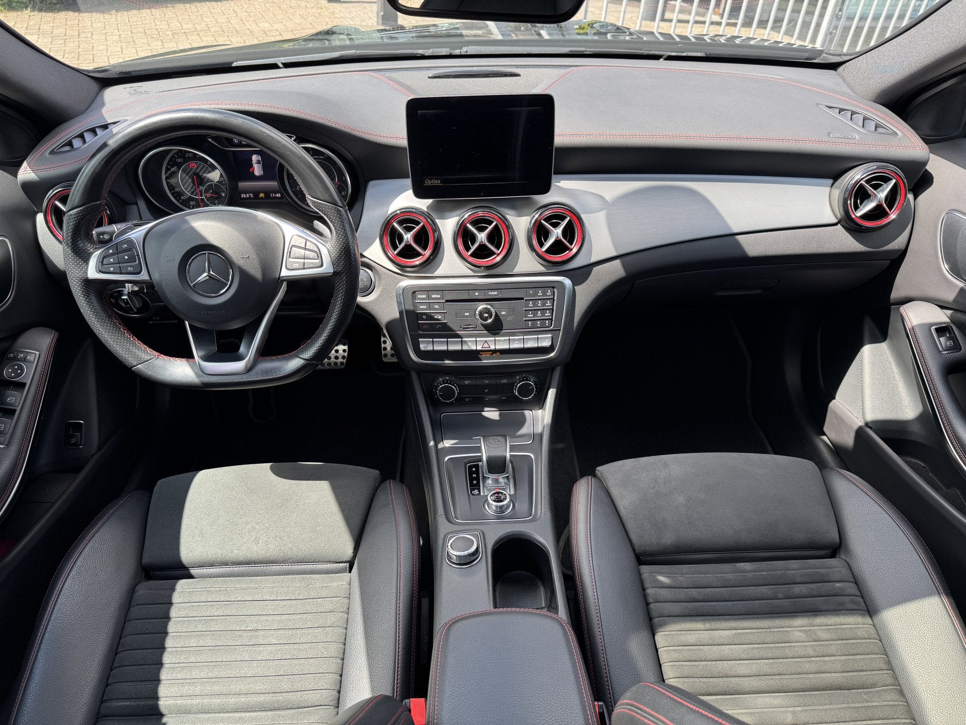 Mercedes-Benz GLA AMG 45 4MATIC Premium Sportuitlaat Facelif, Automaat, 12 maanden, Gebruikt, Euro 6