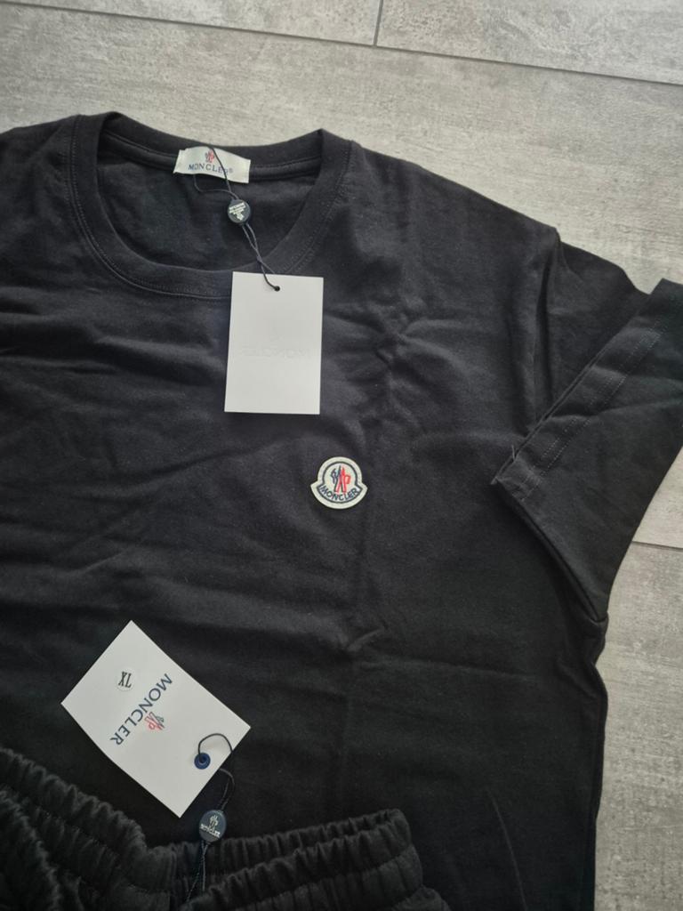 Moncler Zomer Setje voor Mannen - T-shirt & Korte Broek, Ophalen of Verzenden, Nieuw, Moncler