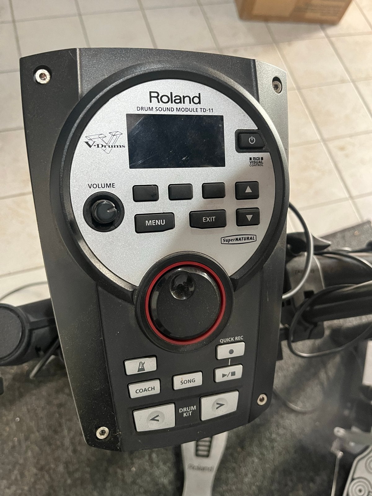 Foto 4 van Roland TD-11K V-Drums Compact + kruk & mat