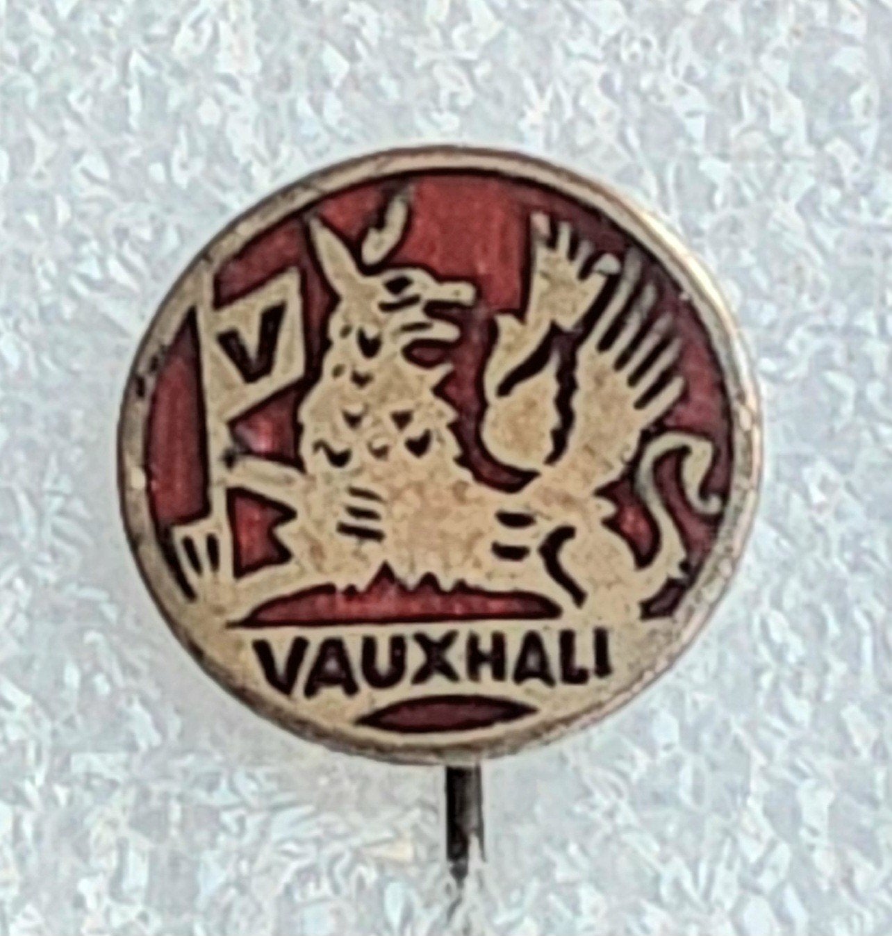 Vintage Emaille Speldje Vauxhall Auto Logo, Verzamelen, Ophalen of Verzenden, Overige onderwerpen, Speldje of Pin