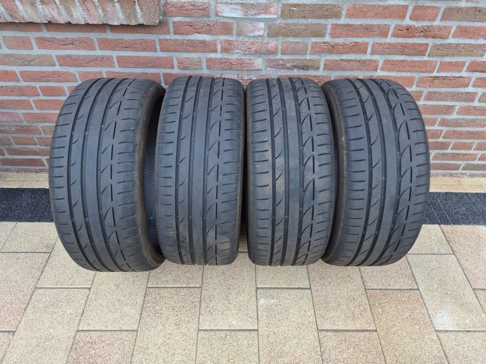 Bridgestone banden 225-40-19, 19 inch, Ophalen of Verzenden, Band(en), Zomerbanden