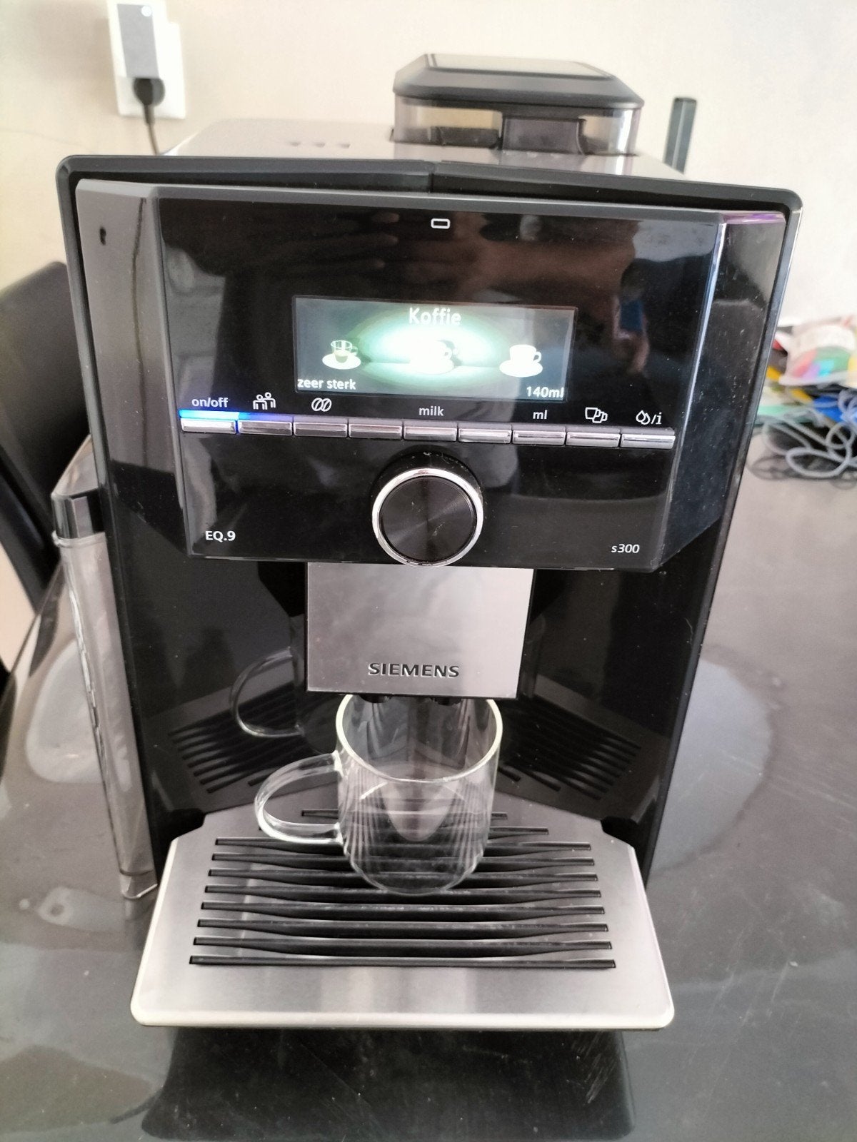 siemens eq9 s100, Witgoed en Apparatuur, Ophalen of Verzenden, Zo goed als nieuw, Koffiemachine