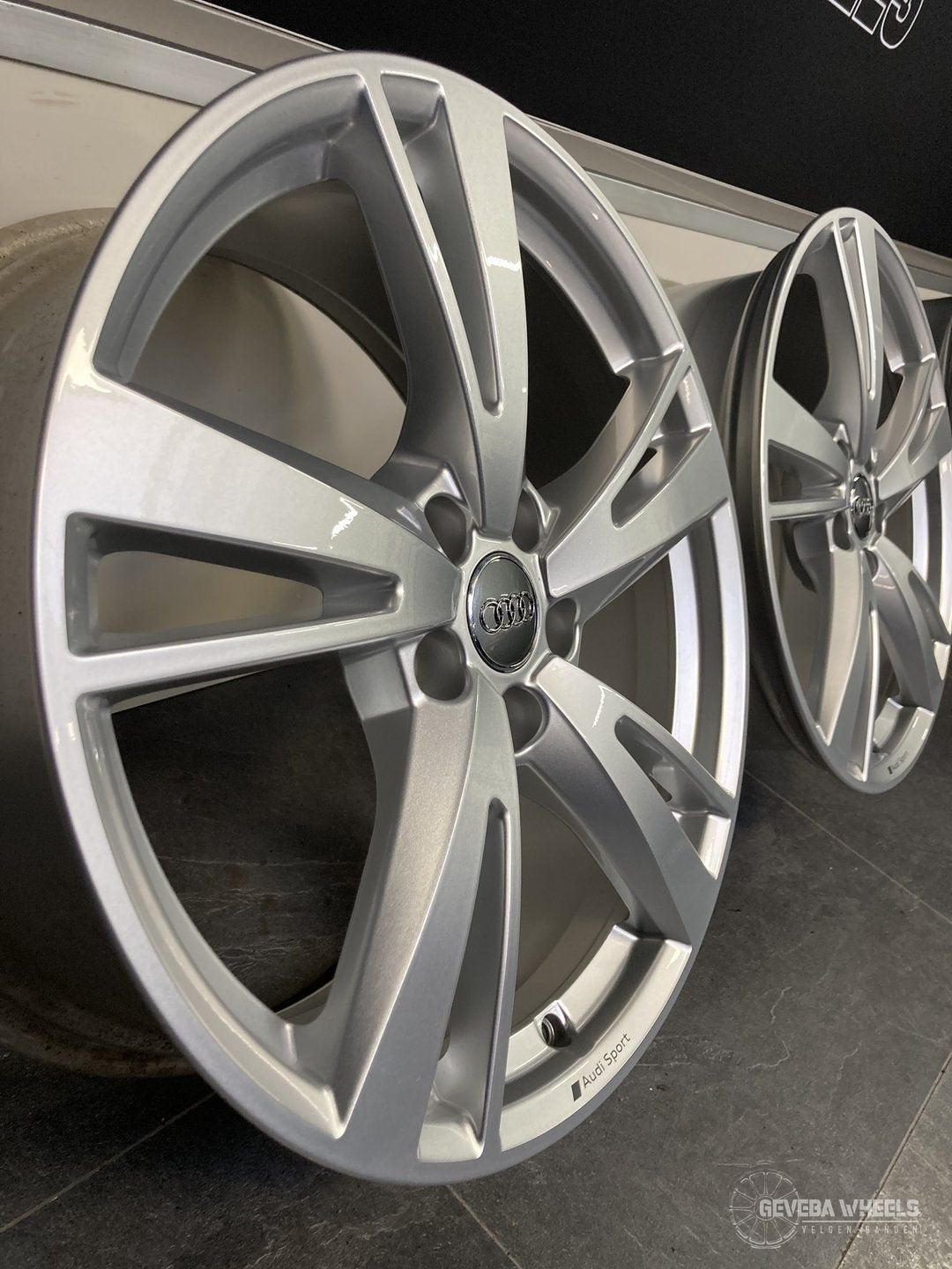 19” originele Audi A3 S3 8P 8V 8Y ‘Blade’ velgen 5x112  8V0, Auto-onderdelen, 19 inch, Gebruikt, Velg(en), -