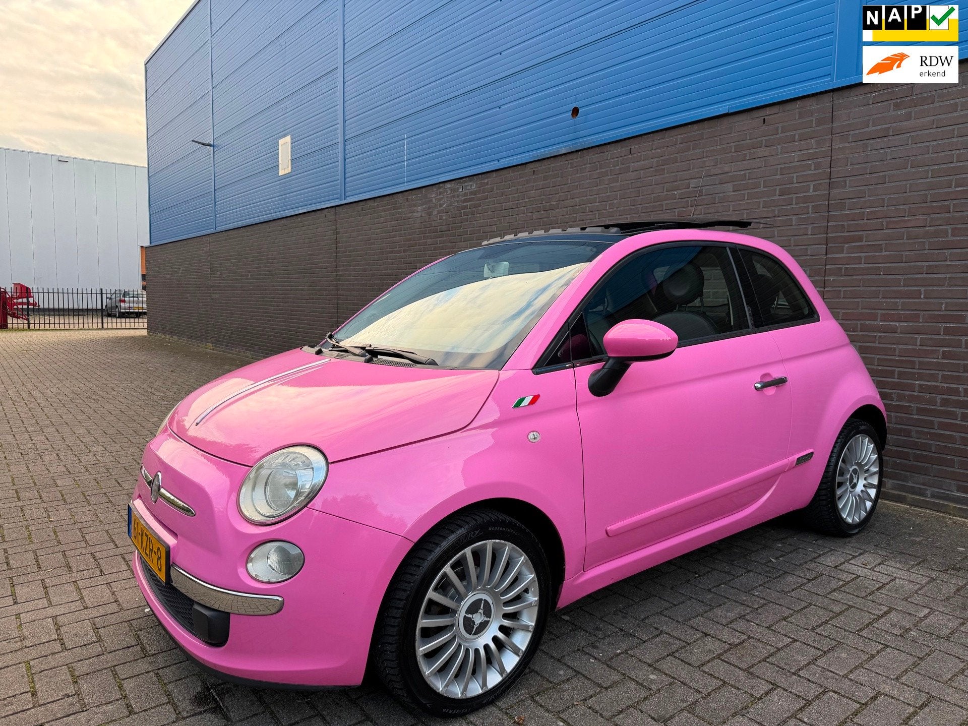 Fiat 500 1.2 Rosa | Automaat | Climate | CarPlay | 16” LM, Gebruikt, 1242 cc, Bedrijf, 69 pk