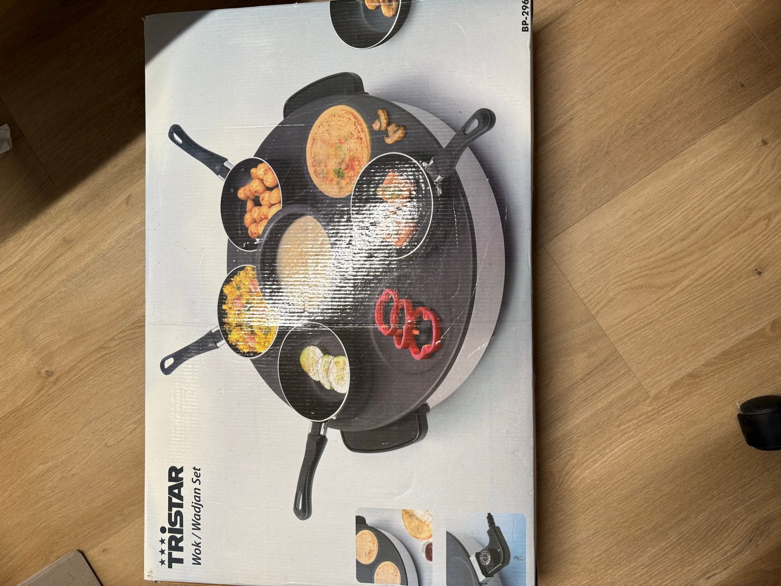 Tristar Wok/Wadjan Set - Elektrische Wokset met 6 Pannetjes, Ophalen, Overige typen, Nieuw, Zwart