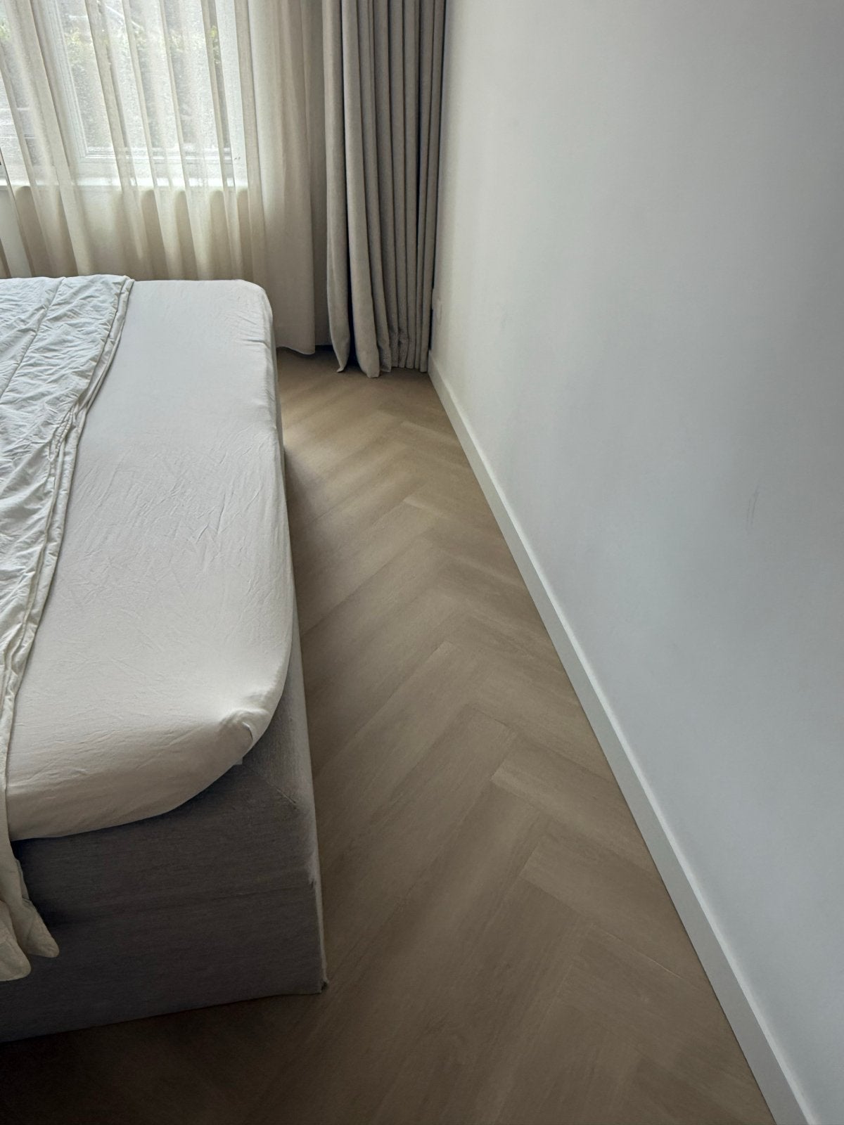 Boxspring 180x200 in goede staat met lichte schade, Gebruikt, Grijs, Tweepersoons, Ophalen of Verzenden