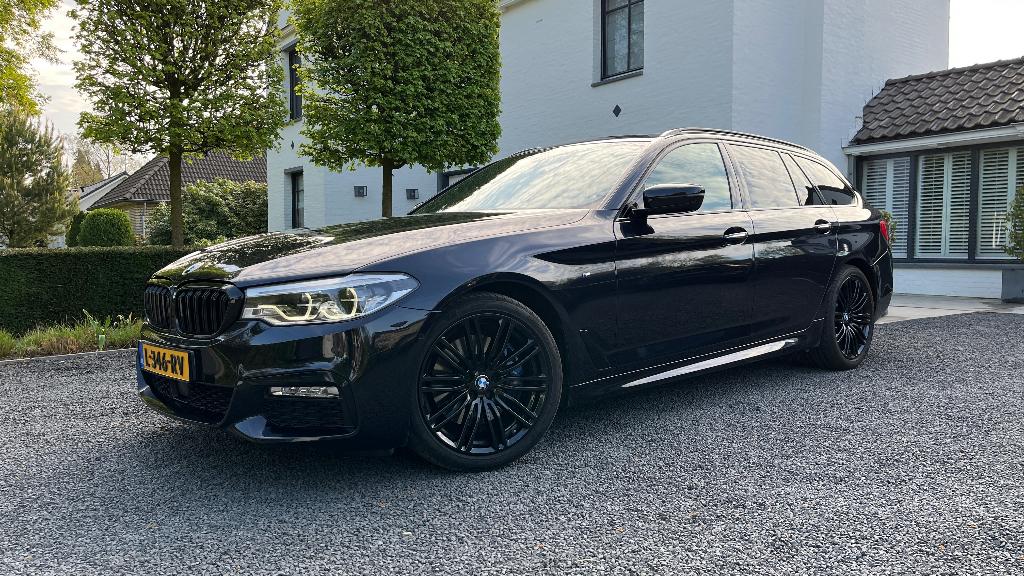 BMW 5-Serie 530i xDrive M sport Harman Kardon + grote beurt, Auto's, 1998 cc, 15 km/l, 4 cilinders, 2000 kg