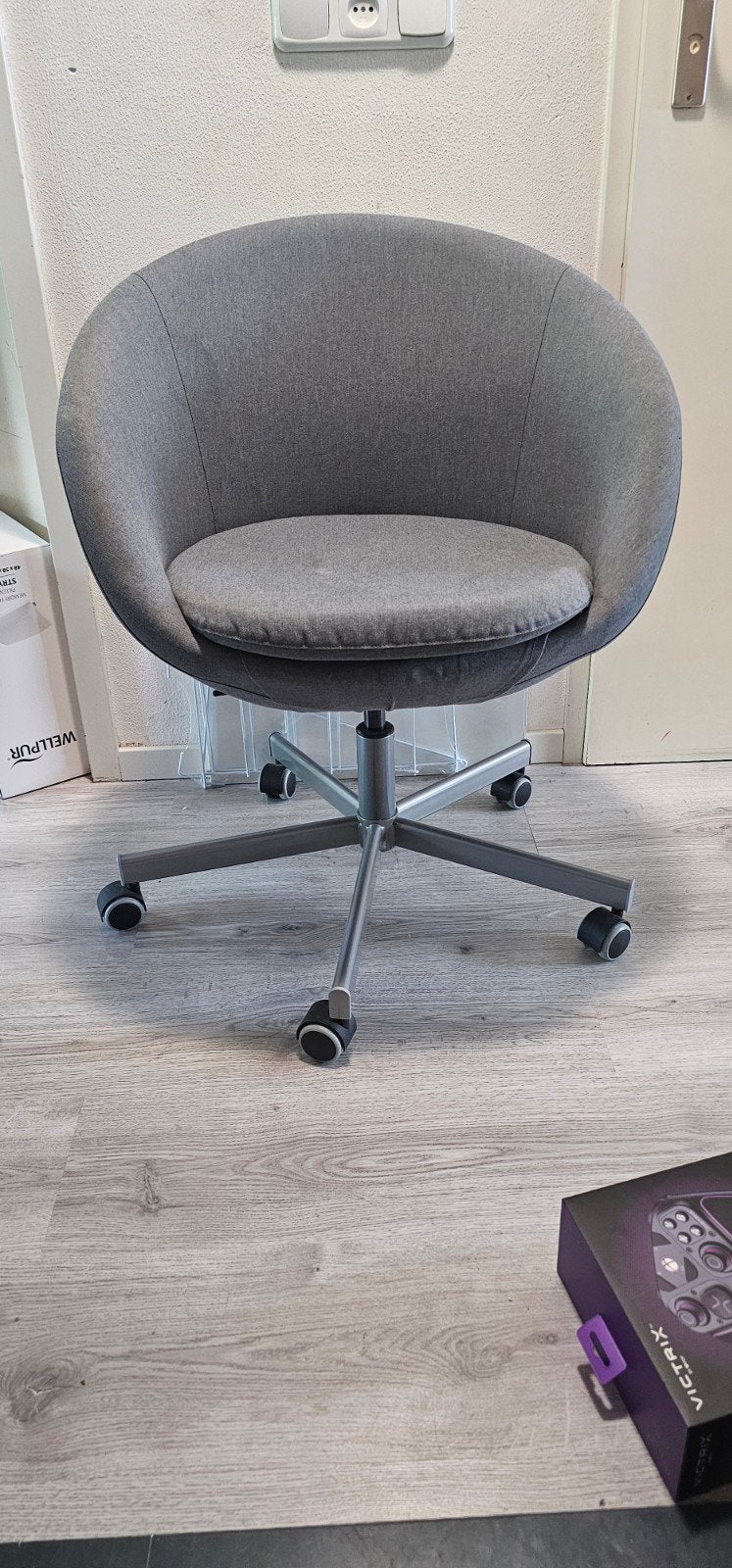 Comfortabele bureaustoel, grijs, zo goed als nieuw, Huis en Inrichting, Bureaustoelen, Ophalen, Zo goed als nieuw, Grijs, Bureaustoel