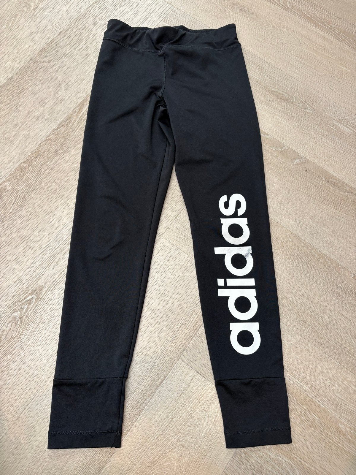 Adidas sportbroek legging meisje zwart maat 152, Kinderen en Baby's, Kinderkleding | Maat 152, Ophalen of Verzenden, Gebruikt