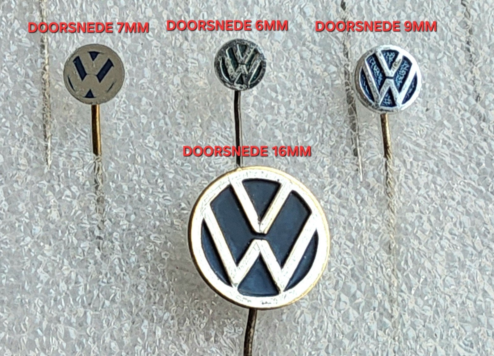 4 Volkswagen Speldjes - Diverse Maten, Verzamelen, Ophalen of Verzenden, Gebruikt, Merk, Speldje of Pin