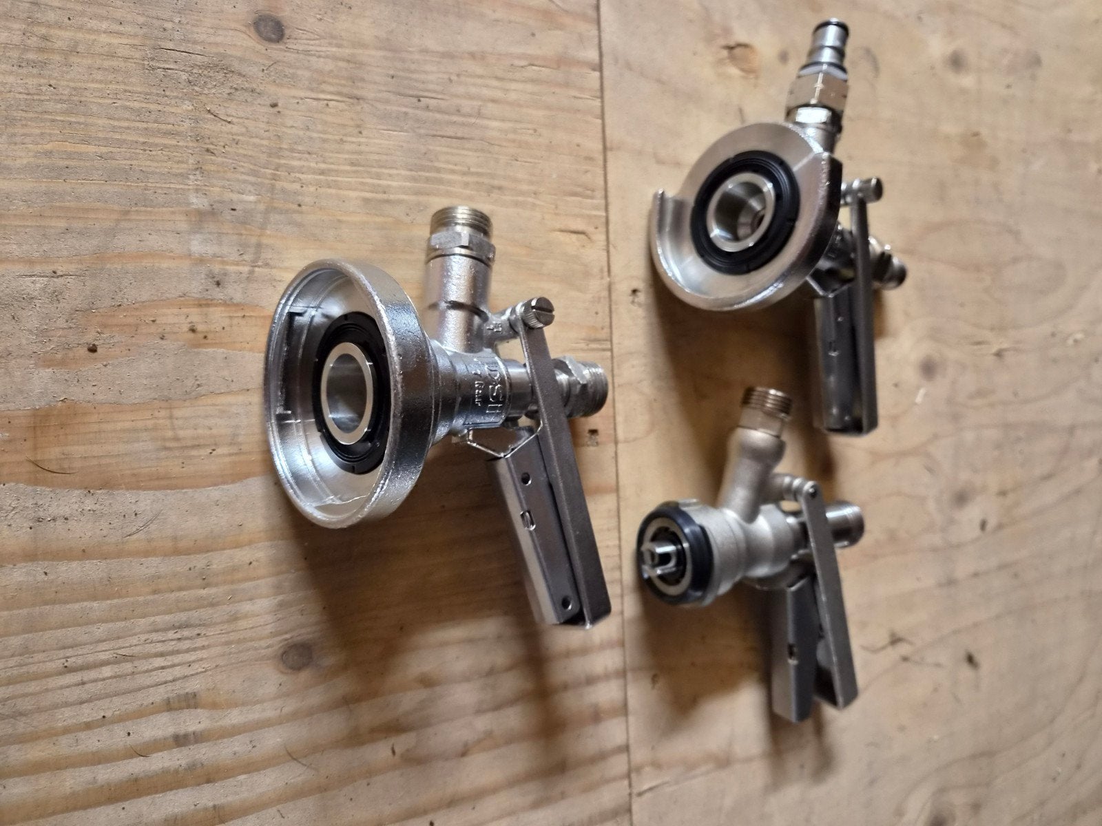 2 verschillende fusten koppelingen, Ophalen of Verzenden