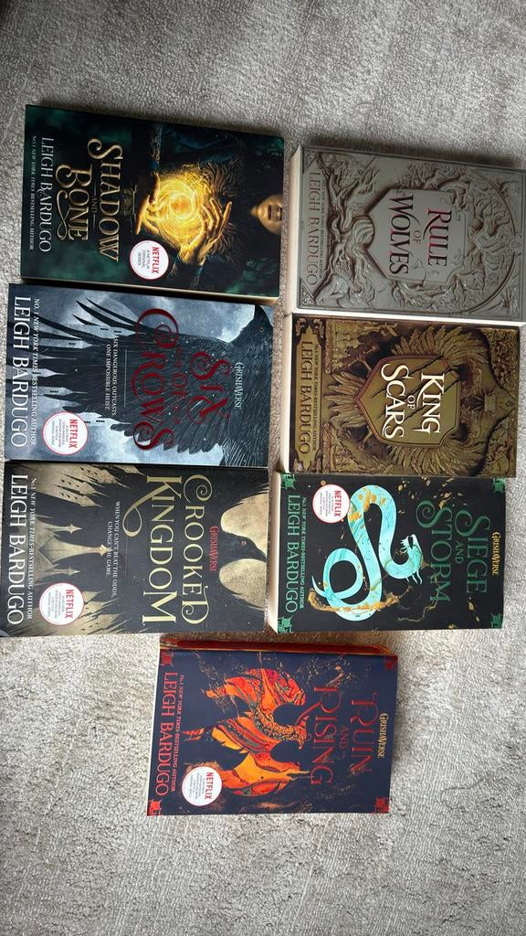 Leigh Bardugo Grishaverse boeken, Ophalen, Gelezen
