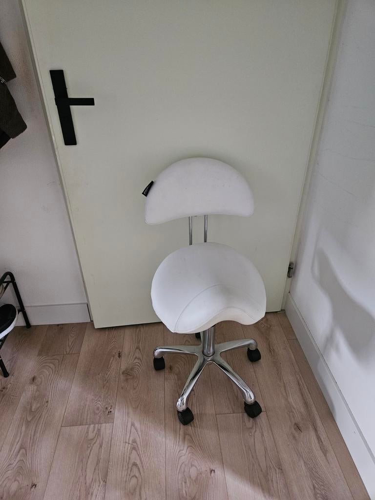 Witte ergonomische zadelkruk met rugleuning, Ophalen of Verzenden