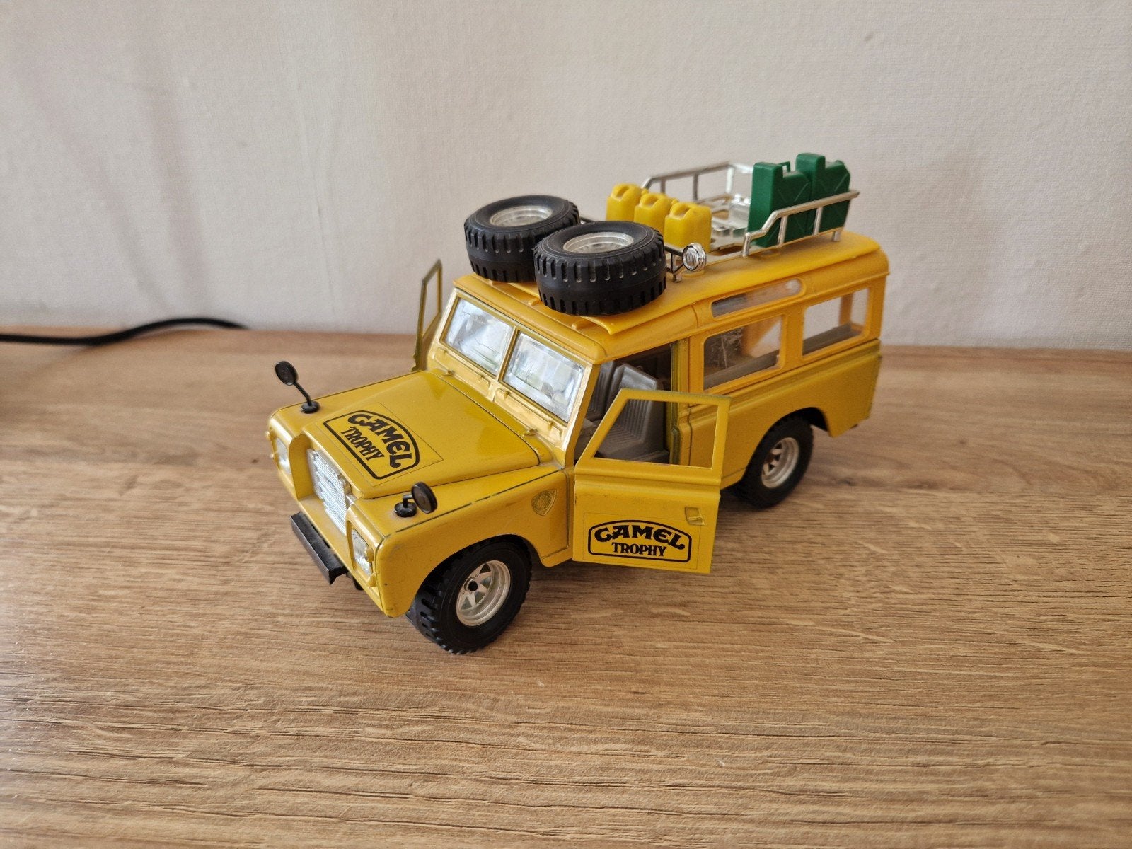 Camel Trophy Landrover Defender  Bburago, Ophalen, Auto