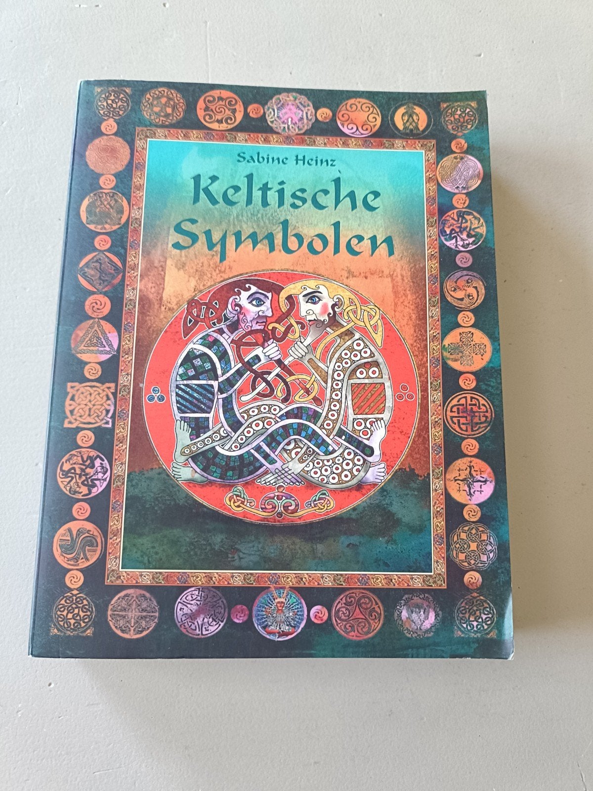 S. Heinz - Keltische symbolen, Boeken, Kunst en Cultuur | Beeldend, Zo goed als nieuw, Ophalen of Verzenden