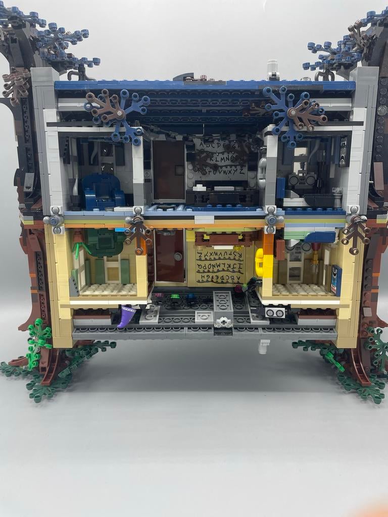 LEGO Stranger Things The Upside Down 75810, Kinderen en Baby's, Speelgoed | Bouwstenen, Zo goed als nieuw, Ophalen of Verzenden