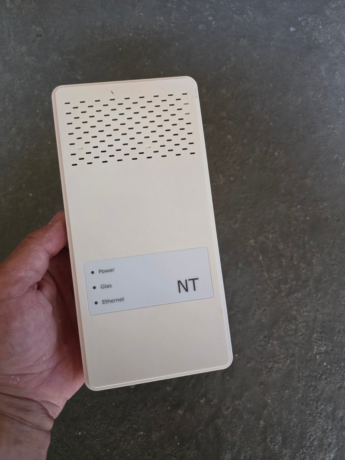 Gratis NTU 1GB glasvezelmodem (ZTE ZXHN F3100), Ophalen of Verzenden, Gebruikt, Router met modem, ZTE