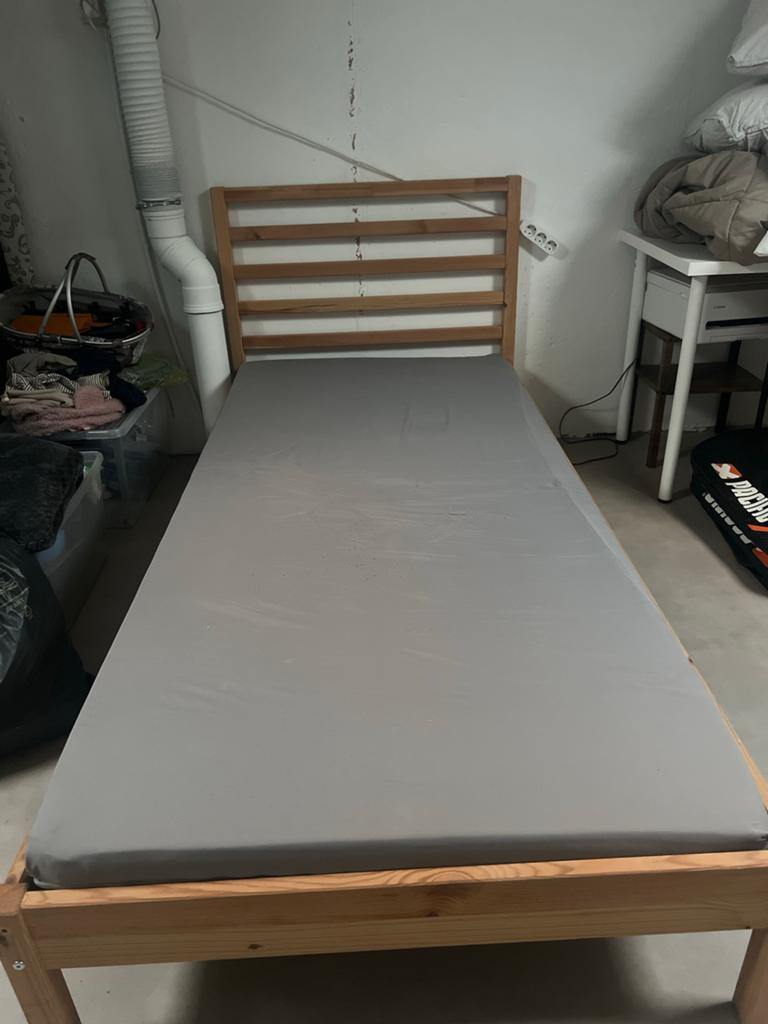 IKEA Tarva bedframe inclusief matras en lattenbodem, Huis en Inrichting, Slaapkamer | Bedden, Ophalen, Gebruikt, 90 cm, Eenpersoons