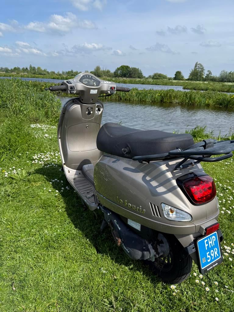 La Souris scooter met originele stoel en losse zijspiegels, Fietsen en Brommers, Gebruikt, Benzine, Ophalen, Overige merken