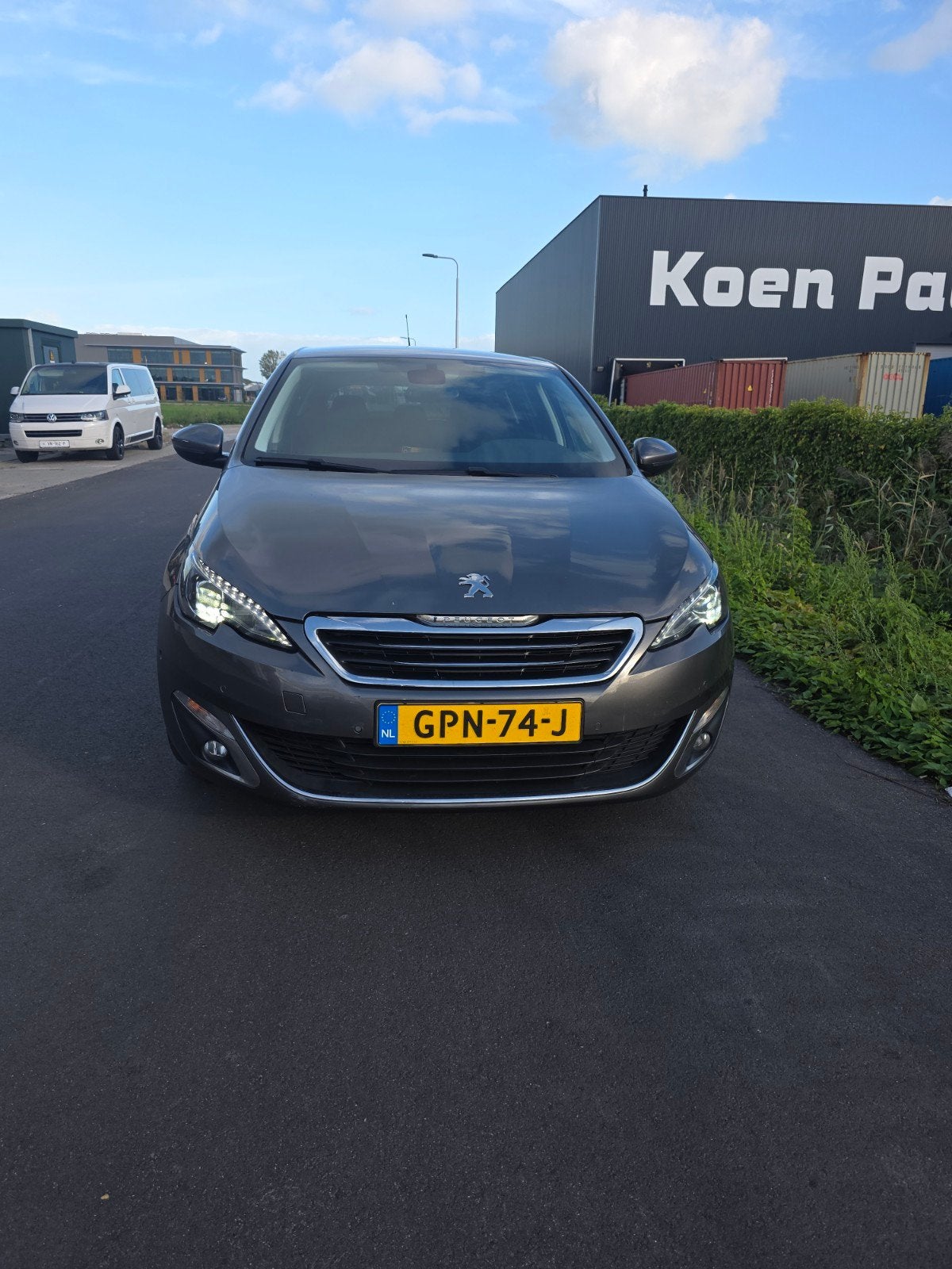 Peugeot 308 1.2E-THP 96/130 5-D AUT 2016 Grijs, Auto's, 1199 cc, 610 kg, 1200 kg, 1125 kg