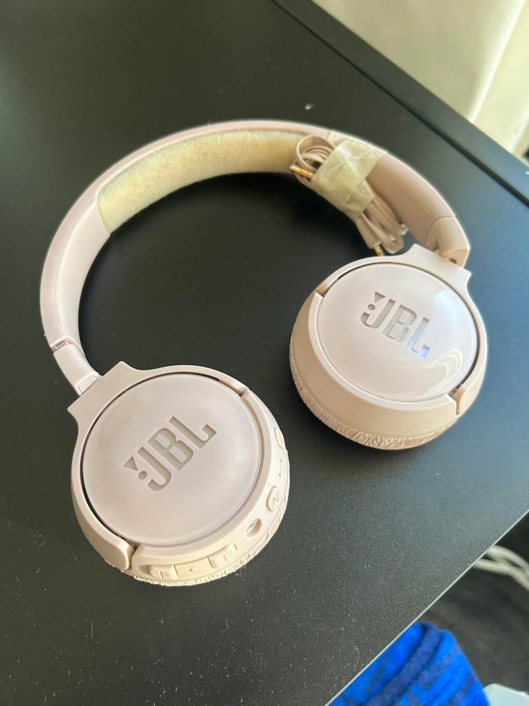 Roze JBL 600BTNC koptelefoon, Ophalen, Zo goed als nieuw, Overige merken