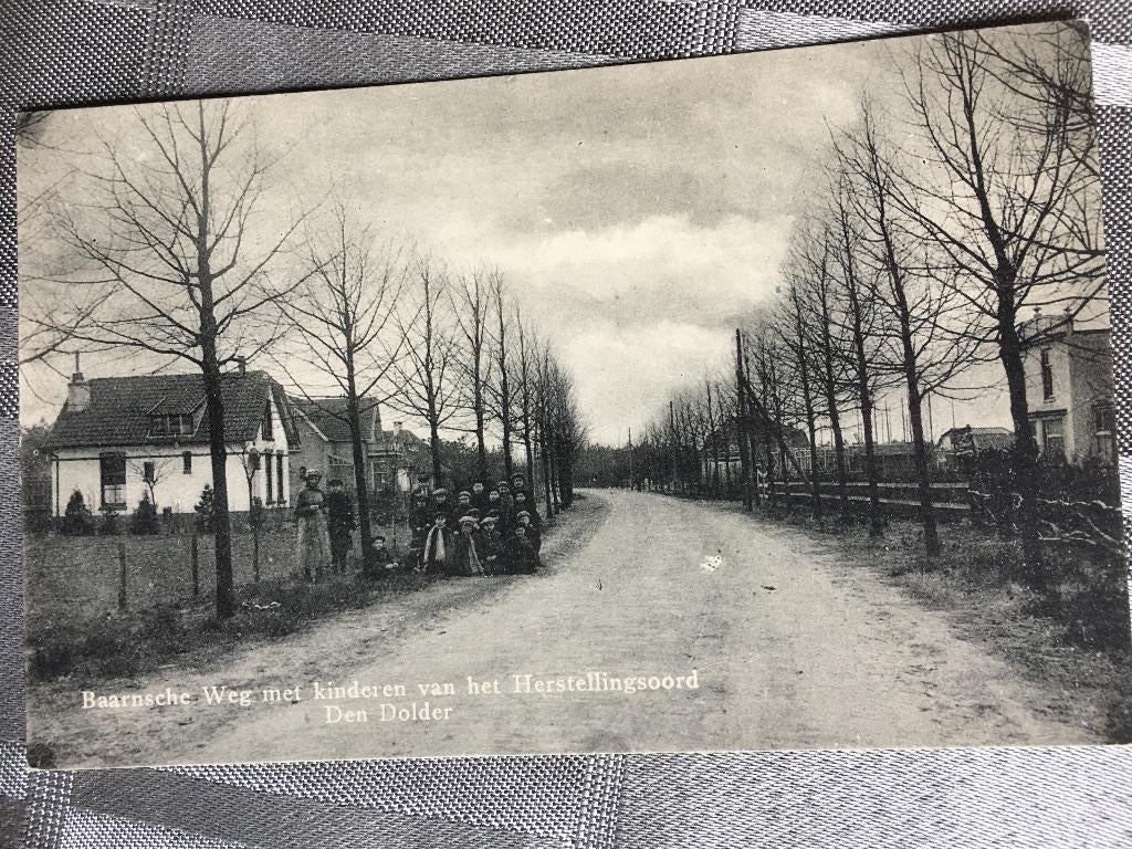 Vroege ansichtkaart Baarnsche Weg in Den Dolder.