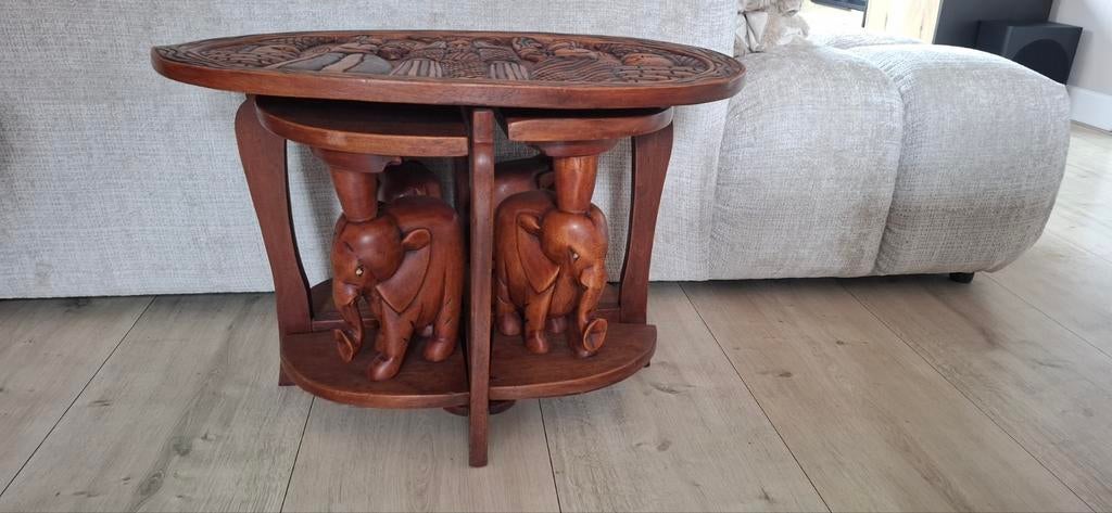 Afrikaanse olifanten bijzettafel, Ophalen