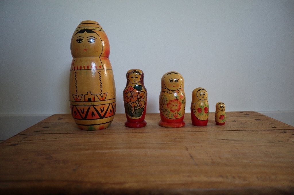 Russische matroesjka poppen 5 stuks, Ophalen of Verzenden, Gebruikt