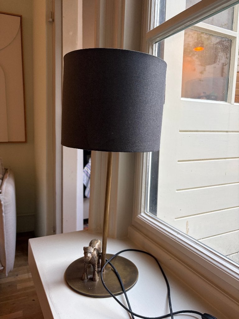 Sissy-Boy tafellamp met tijger – messingkleurig – zwarte kap, Ophalen, Zo goed als nieuw