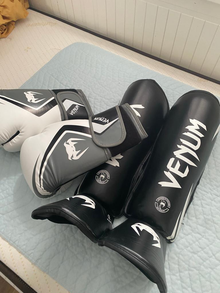 Venum Bokshandschoenen en Scheenbeschermers Set, Overige, Vechtsportbescherming, Maat L, Ophalen of Verzenden