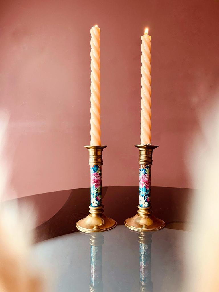 SET MESSING KANDELAREN IN CHINOISERIE STIJL(ook verzenden), Antiek en Kunst, Ophalen of Verzenden