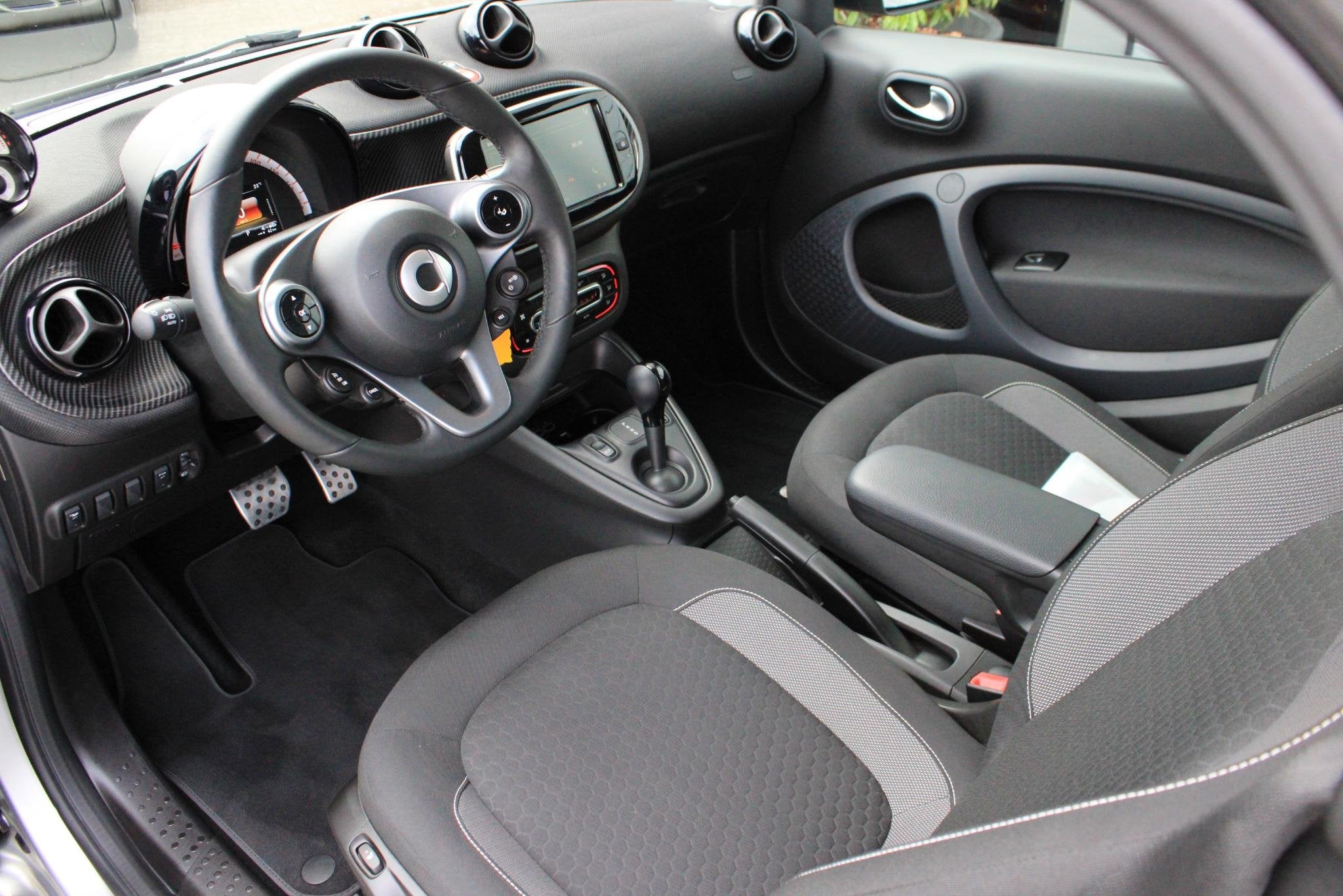Smart Fortwo EQ BRABUS Mattrunner Brabus Mattrunner | Camera, Automaat, Gebruikt, Leder, 2 stoelen