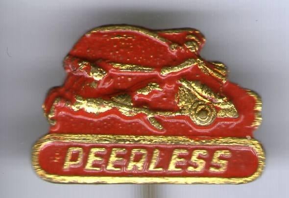 Peerless rood op koper rijwielen speldje ( G_172a ), Verzamelen, Speldjes, Pins en Buttons, Verzenden, Nieuw, Transport, Speldje of Pin
