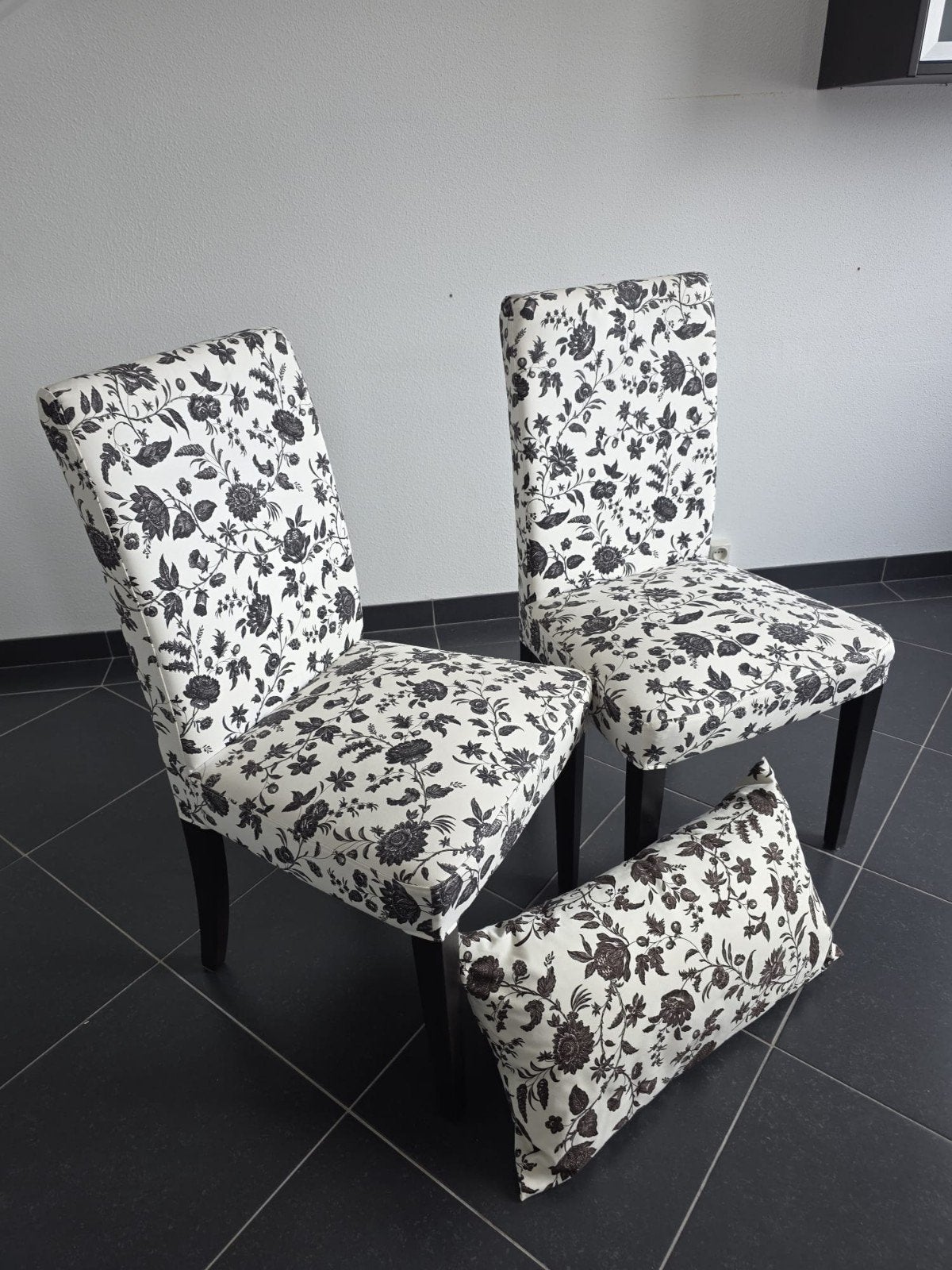 Set van 2 gestoffeerde eetkamerstoelen met bloemenprint, Ophalen, Hout, Gebruikt, Twee