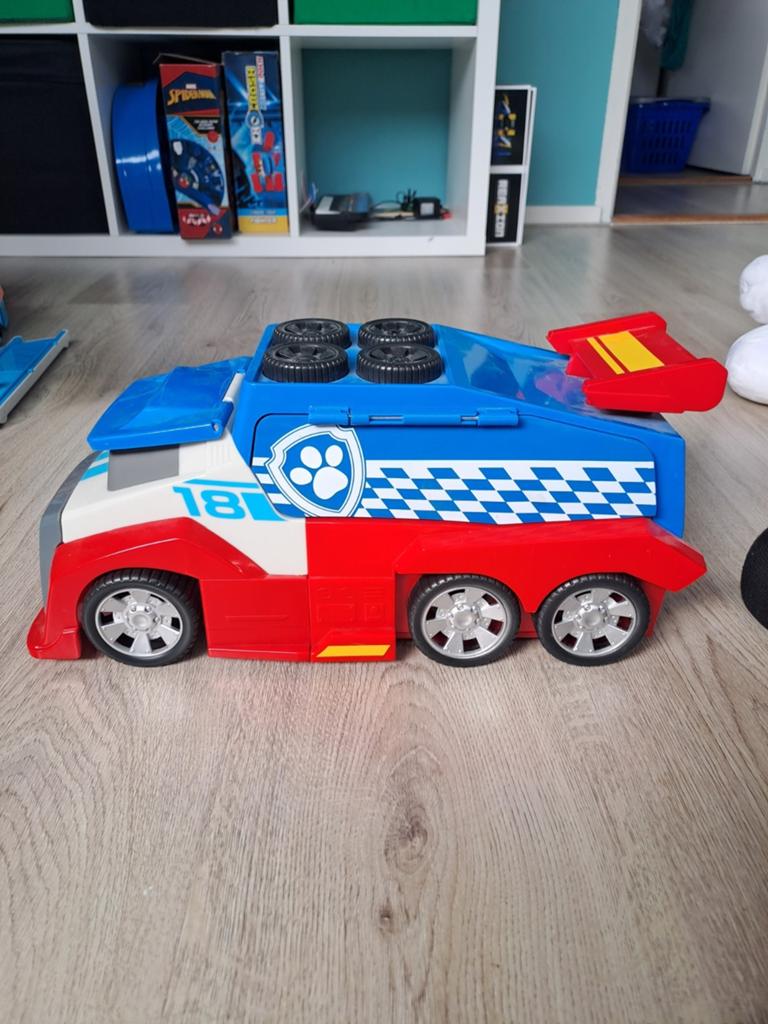 Paw patrol vrachtwagen, Ophalen