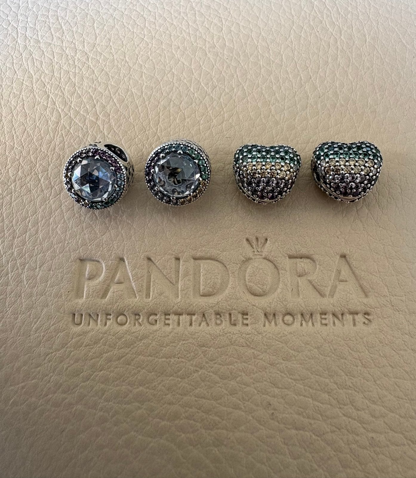 Pandora, Pandora, Ophalen of Verzenden, Zo goed als nieuw, 2 of 3 bedels