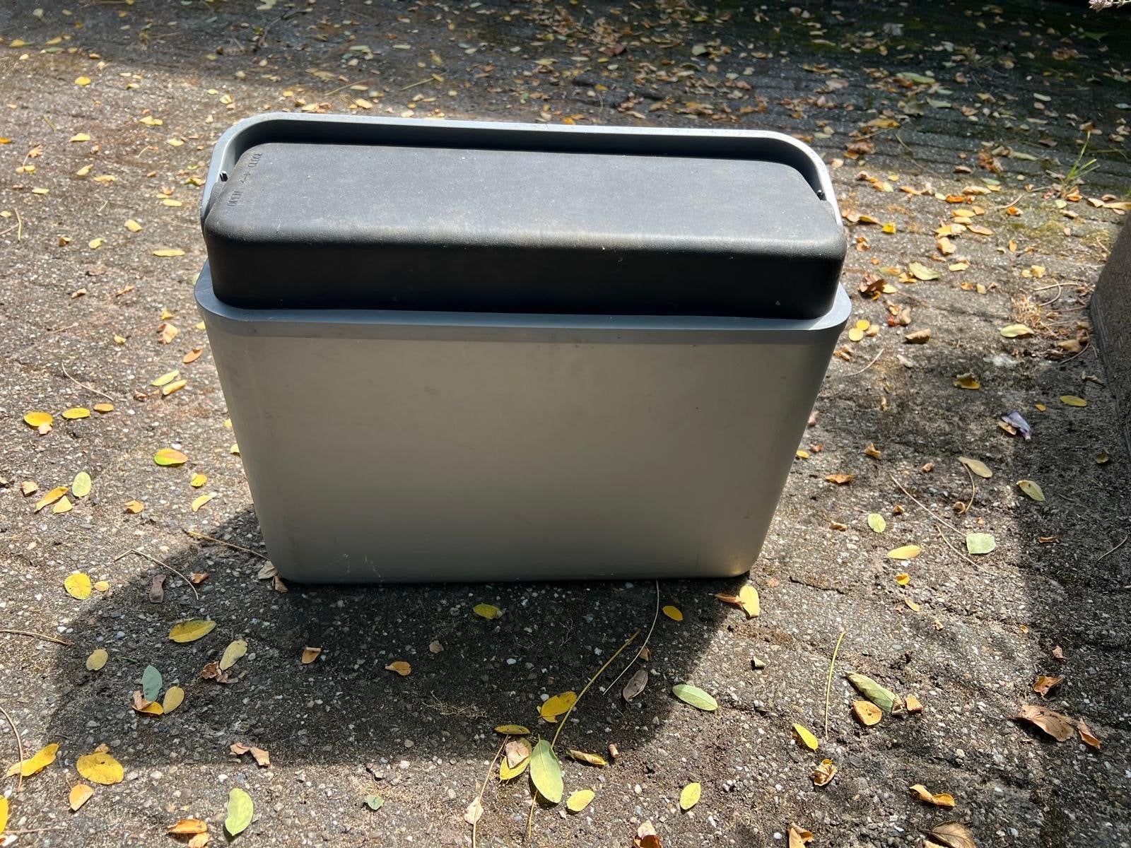 Grijze kunststof opbergbox met deksel, Ophalen, Gebruikt, 50 tot 100 cm, 5 – 50