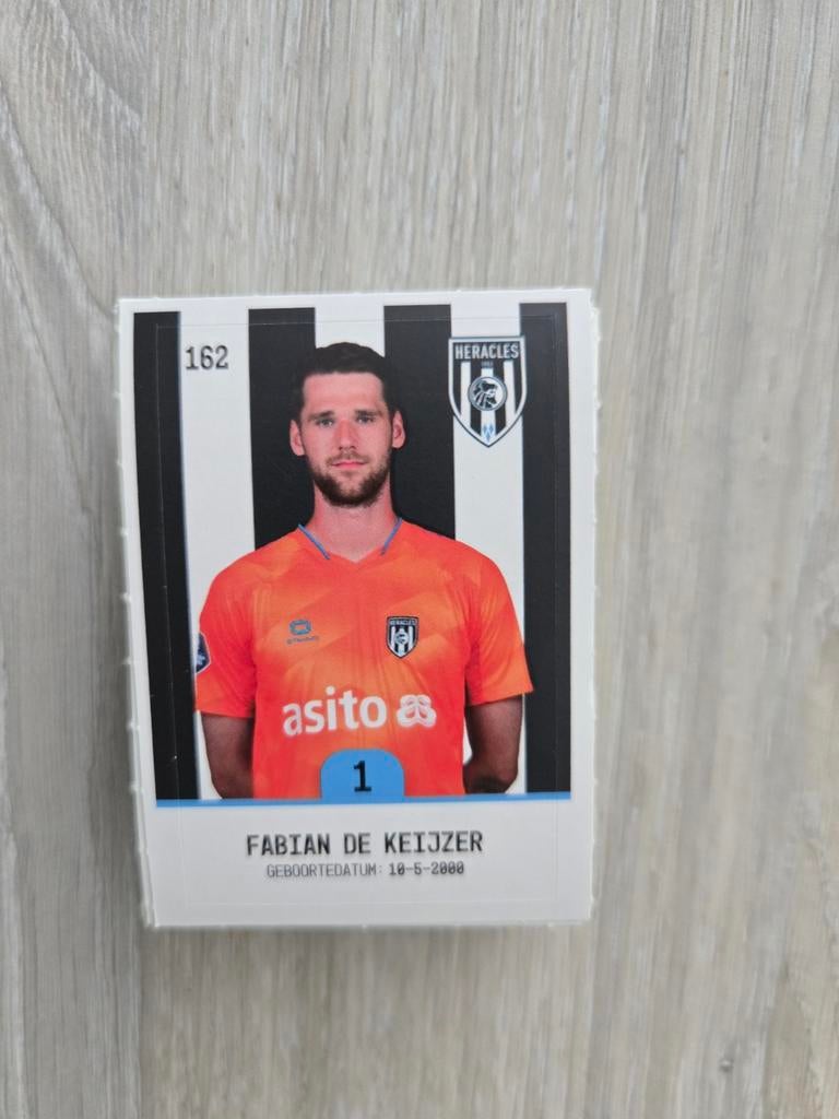 Plus Voetbal Stickers Heracles, Ophalen of Verzenden, Nieuw, Meerdere stickers