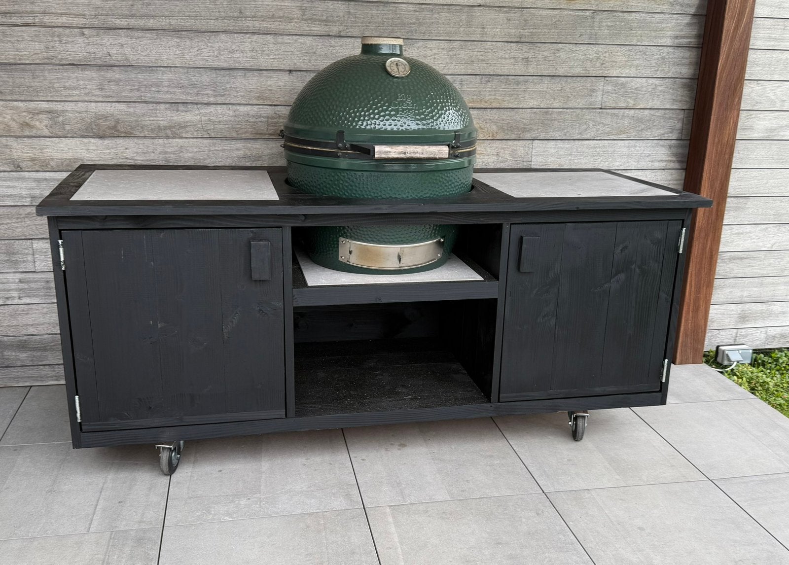 Douglas Large buitenkeuken Big Green egg Kamado joe bastard, Tuin en Terras, Buitenkeukens, Buitenbeleving bouw, Houtskool, Nieuw