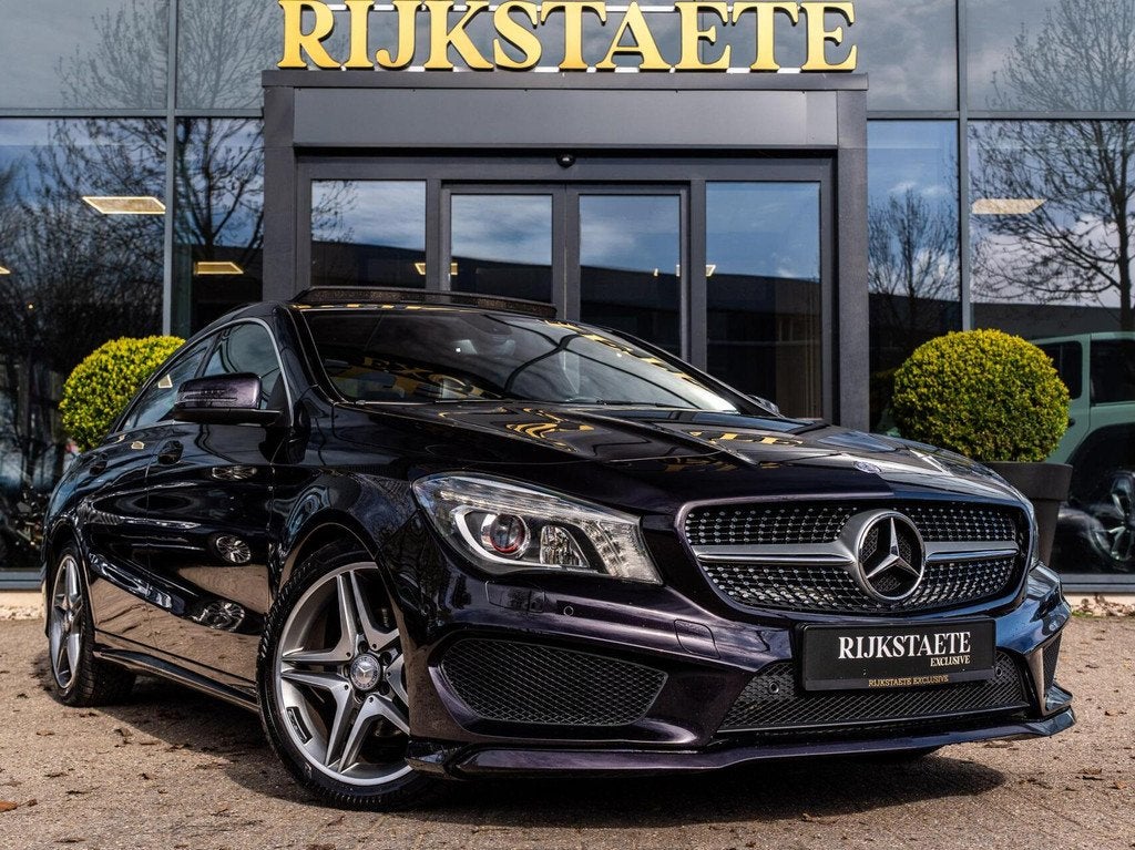 Mercedes CLA-klasse 180 AMG|PANO|BLUETOOTH|KEYLESS|18'', Auto's, Gebruikt, 715 kg, 122 pk, Sedan