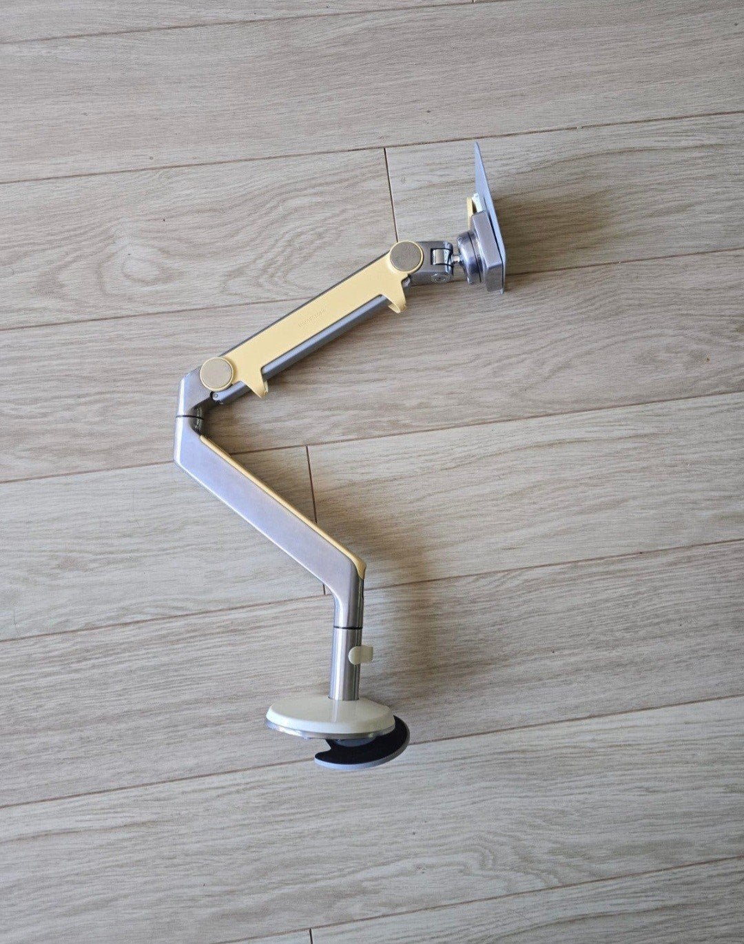 Humanscale M2 monitorarm, Gebruikt, In hoogte verstelbaar, Ophalen of Verzenden, Overige typen