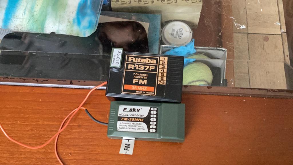 Futaba R137F & E-sky EK2-0420A 35MHz Ontvangers, Ophalen of Verzenden, Gebruikt
