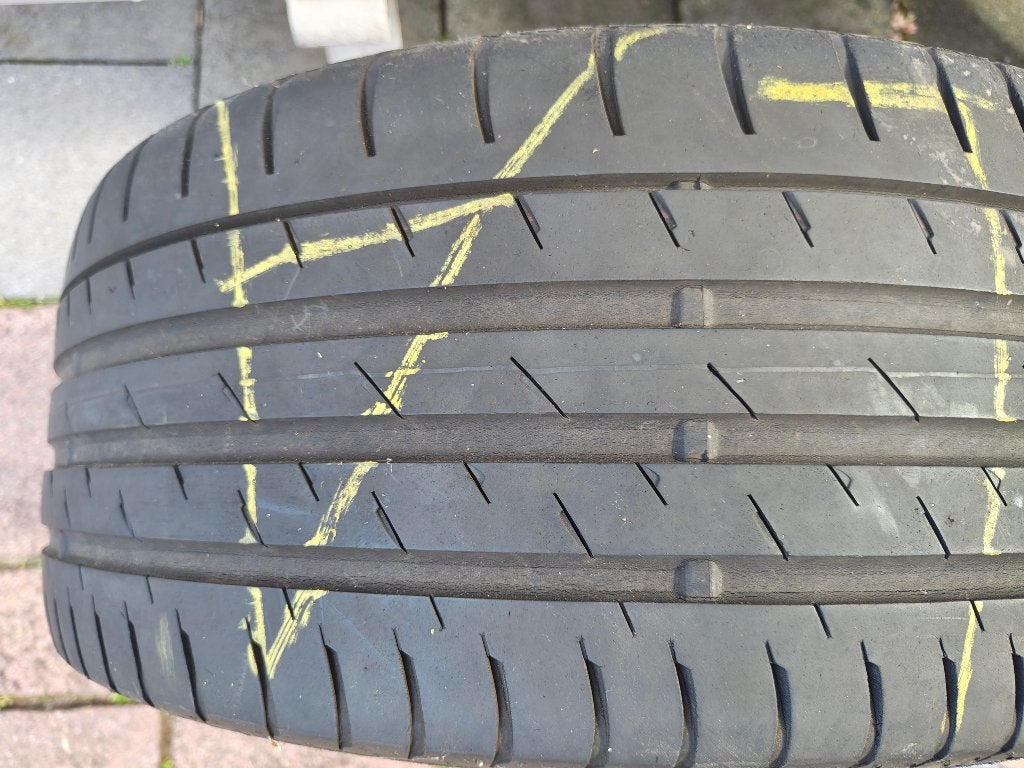 Banden: Continental Sport, Michelin & Thuiskomertje, Auto-onderdelen, Gebruikt, 235 mm, Band(en), Personenwagen