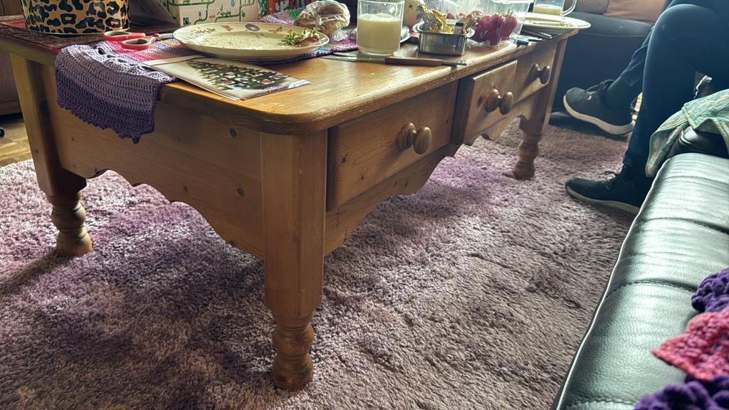 Grenen salontafel met 3 lades en mooie afwerking, Ophalen