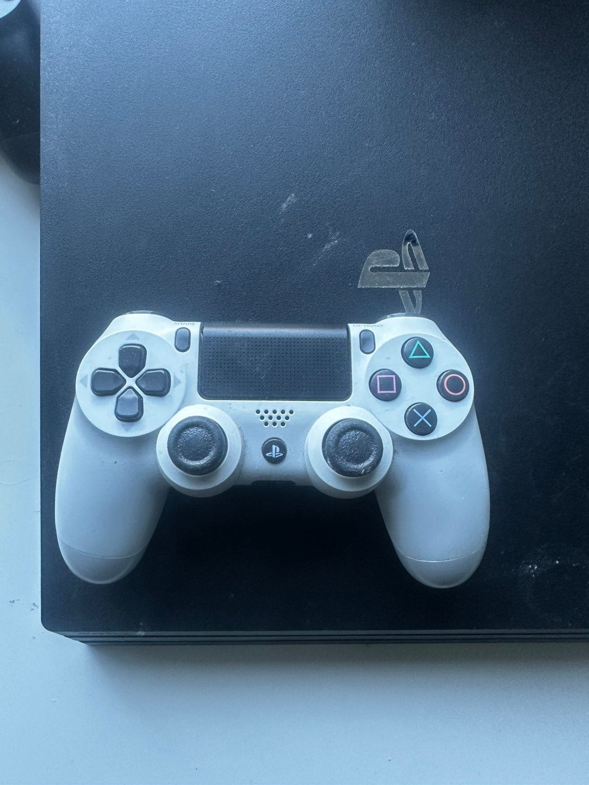 Playstation 4, 2 controlers, Fc 25, Ophalen of Verzenden, Zo goed als nieuw, Met 2 controllers, Original