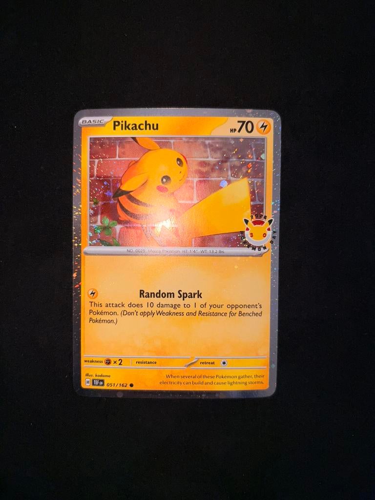 Pikachu 051/162 Pokemon day Promo, Ophalen of Verzenden, Zo goed als nieuw