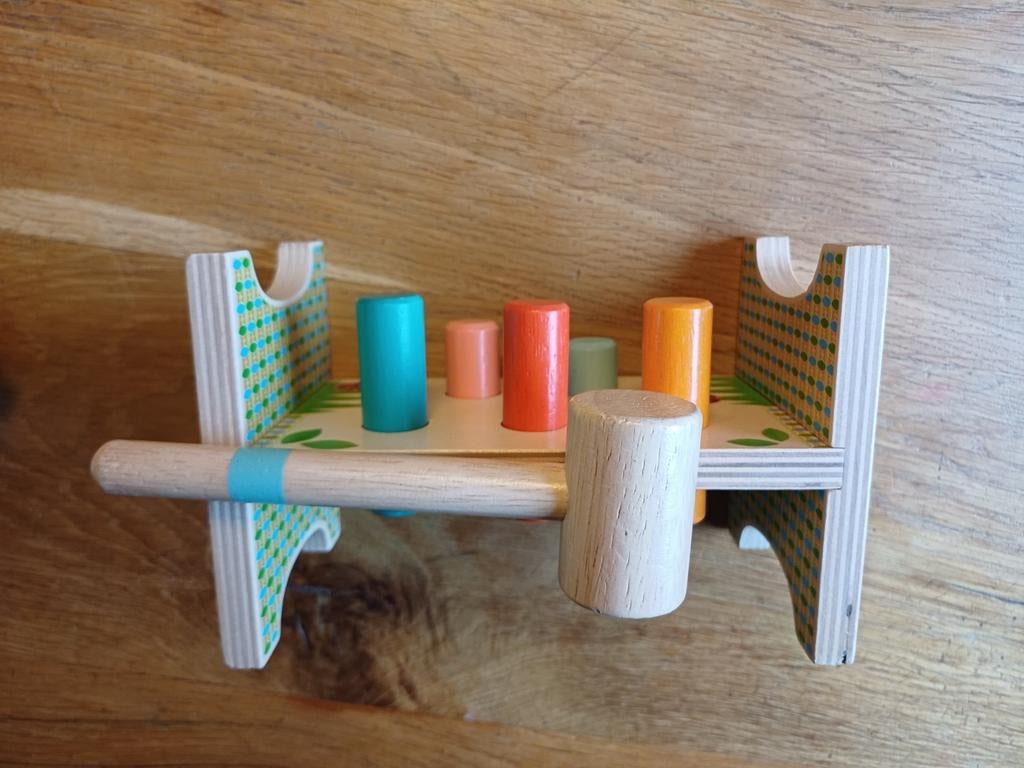 Houten hamertje tik speelgoed met gekleurde pinnen, Ophalen of Verzenden, Gebruikt, Overige typen