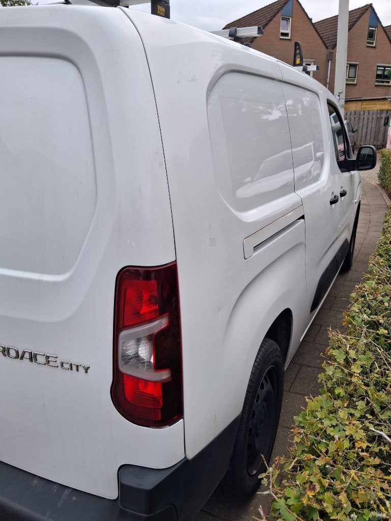 Toyota Proace City Long cool comfort 1.5D-4D (wit), Auto's, Voorwielaandrijving, Stof, Start-stop-systeem, Zwart