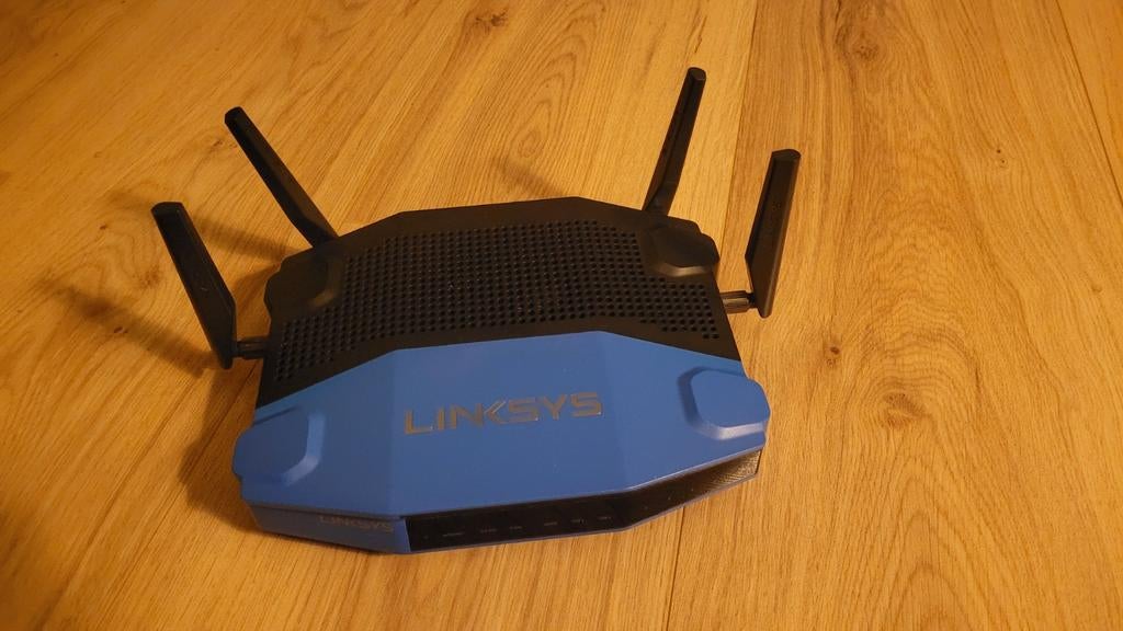 Linksys router WRT1900AC, Ophalen of Verzenden, Zo goed als nieuw, Router, Linksys