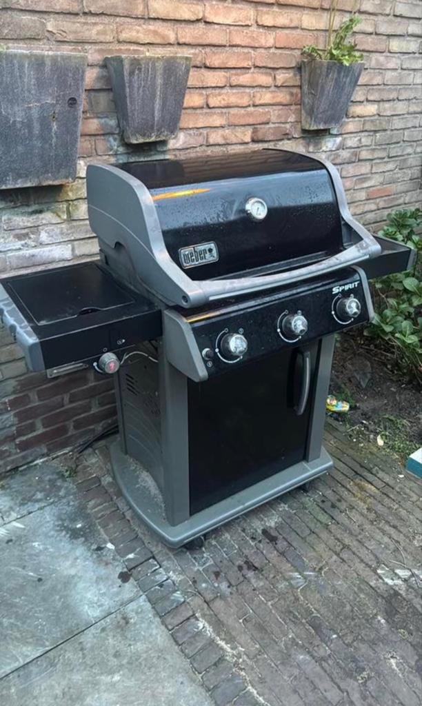 Weber Spirit Gasbarbecue met hoes en pizzasteen, Ophalen of Verzenden, Gebruikt